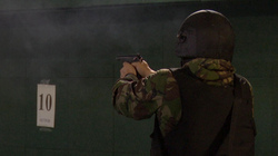 Бойцы СОБР в Южно-Сахалинске соревновались в пулевой стрельбе среди дымовых завес