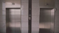 Люди заблокированы в лифтах из-за блэкаута в столице Сахалина