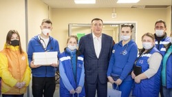 Валерий Лимаренко поздравил сахалинцев с Днем работника медицинской помощи 