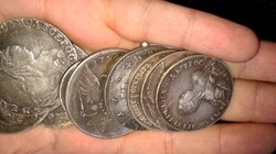 Корсаковские мошенники торгуют фальшивыми монетами под видом старинных